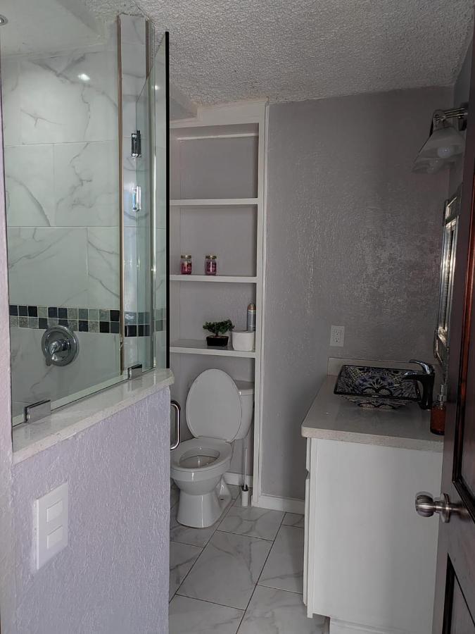 Residencia Preciosa De 2 Planta Сasa de vacaciones San Salvador